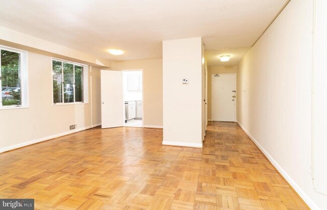 Building Photo - 10500 Montrose Ave