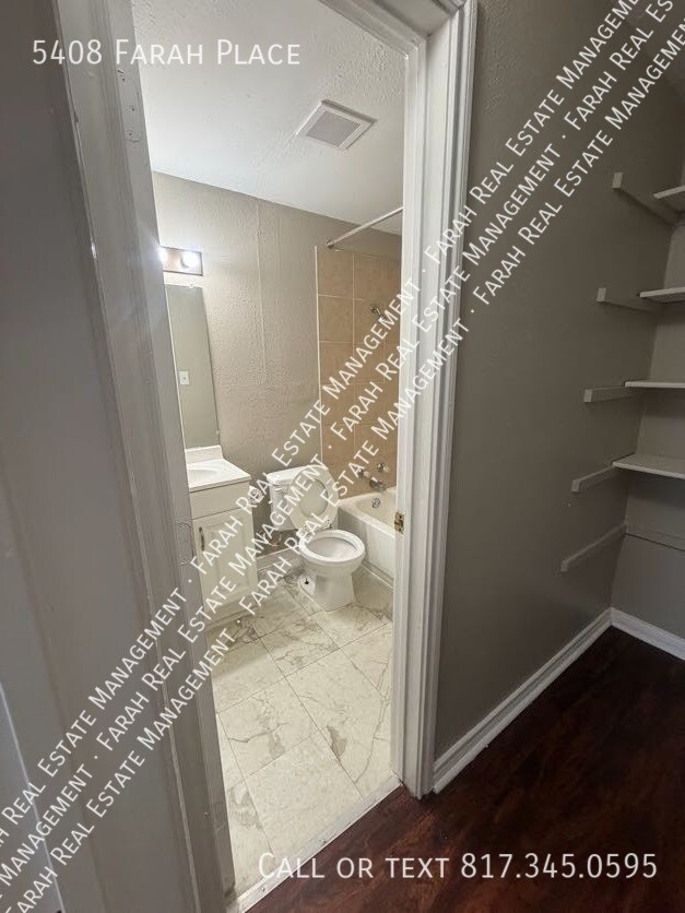 Building Photo - 5408 Farah Pl