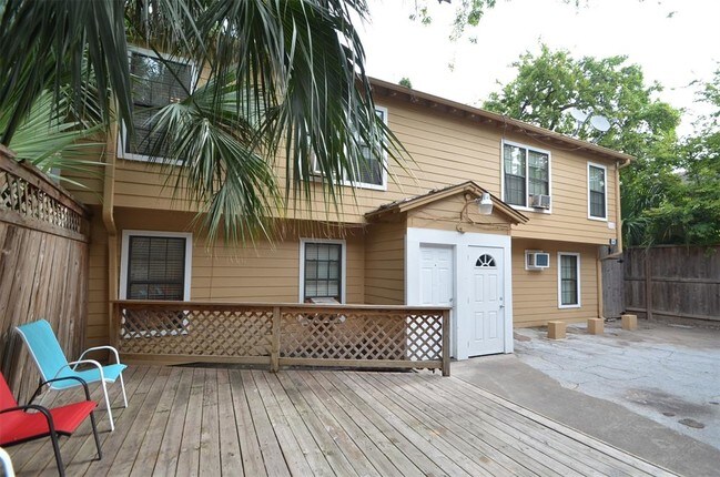 Building Photo - 518 1/2 Hawthorne St