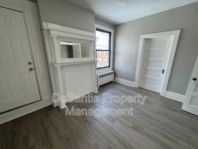 Building Photo - 810 Amity St