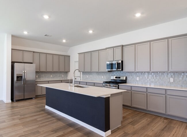 Building Photo - 705 Western Fern