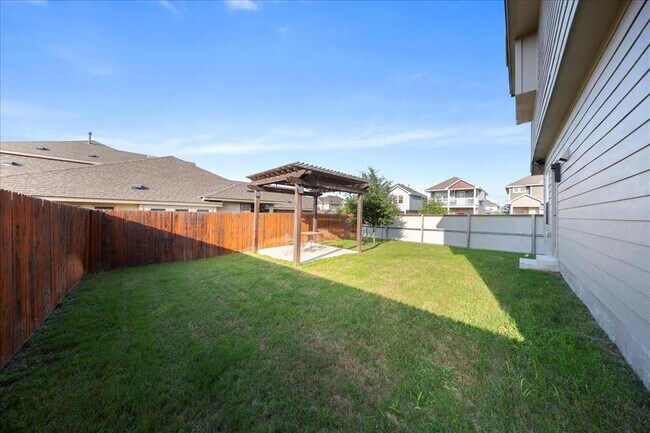 Building Photo - 6110 Principale Dr