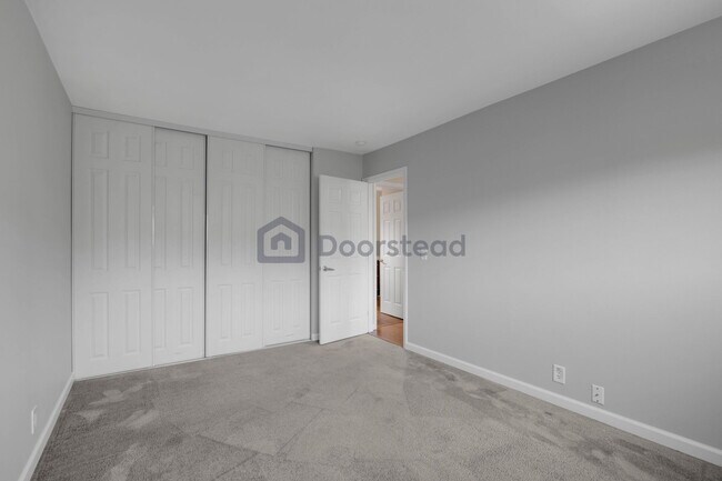 Building Photo - 1492 Via Cancion