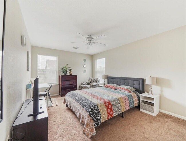 Building Photo - 2806 Crestbrook Bend Ln