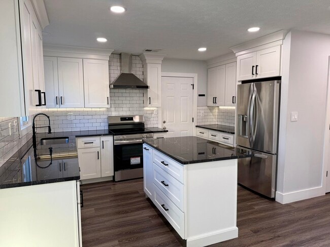 Building Photo - 2613 Ashbrooke Dr