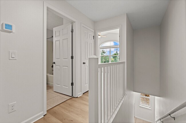 Building Photo - 5115 E 11th St