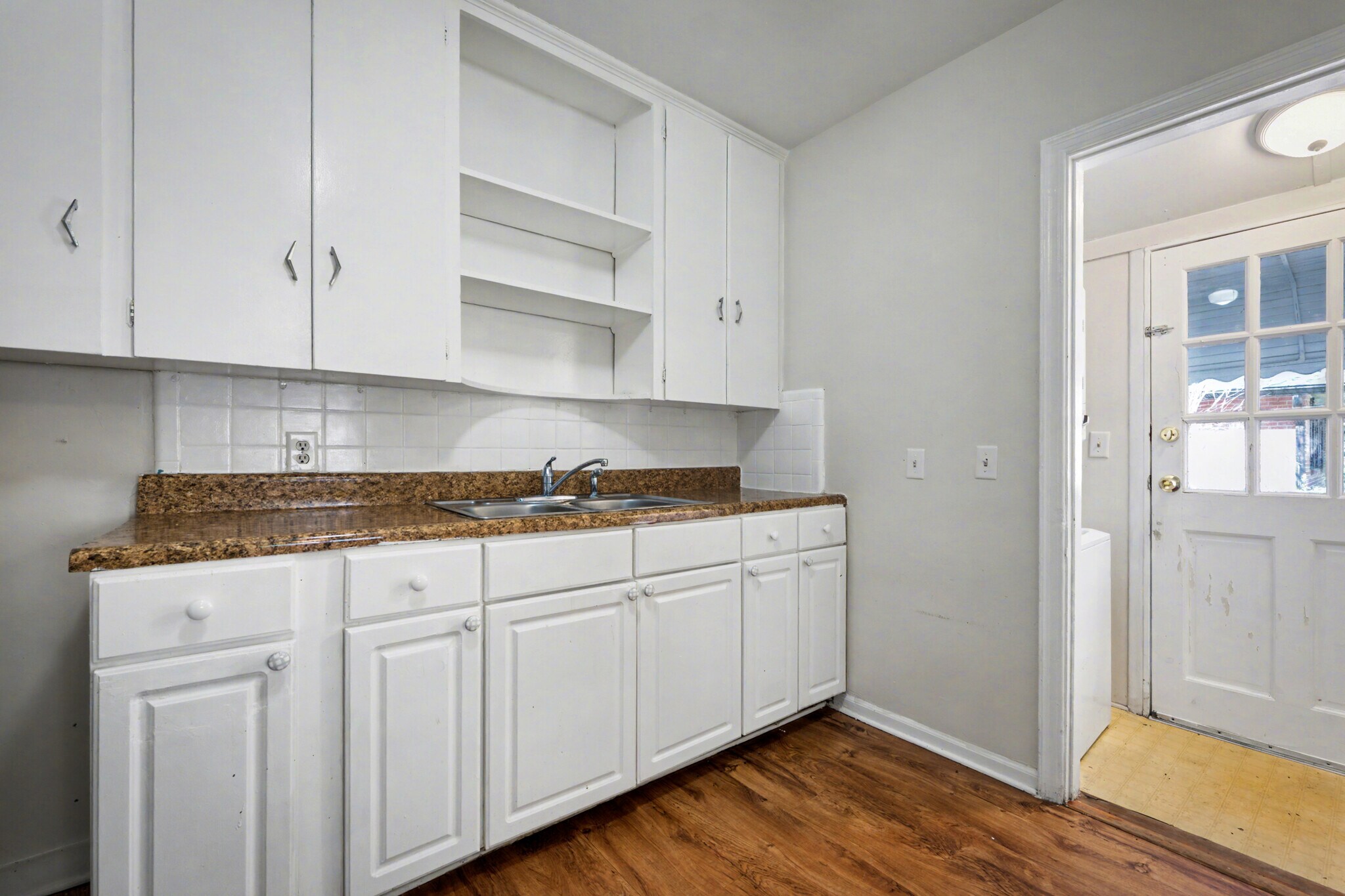 Building Photo - 2652 Merwyn Rd