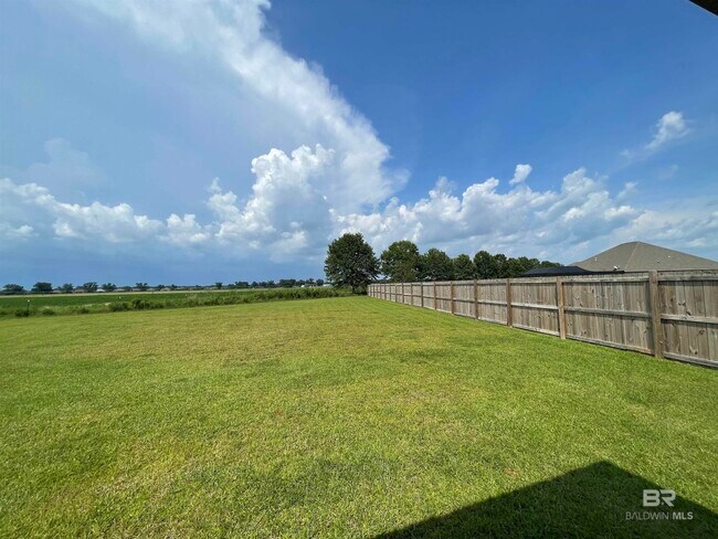 Building Photo - 23976 Songbird Dr