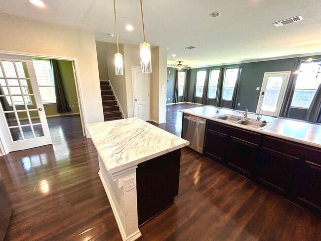 Building Photo - **APPLICATION RECEIVED** Stunning 3BD/2.5BA Two-Story Home with Office & Loft Near Brooks City Base!