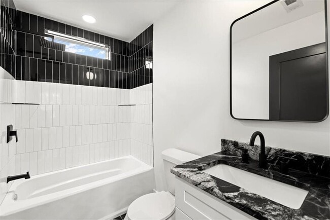 Building Photo - 1552 N Ellington St SE