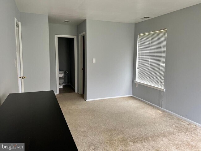 Building Photo - 8141 Needwood Rd