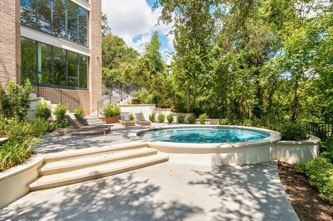 Building Photo - 4500 River Wood Ct