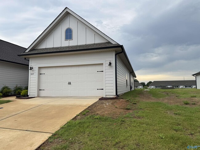 Primary Photo - 12637 Whitcomb Cir