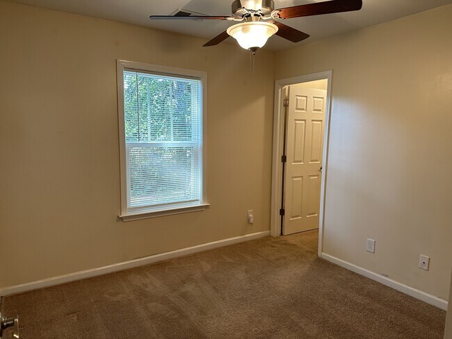 Building Photo - 688 Ruddy Creek Cir