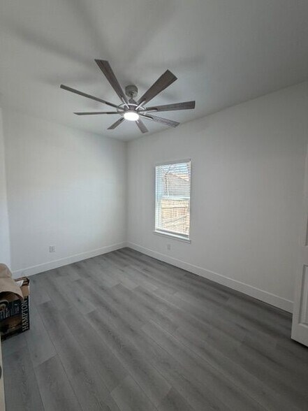 Building Photo - 2427 W Southcross Blvd