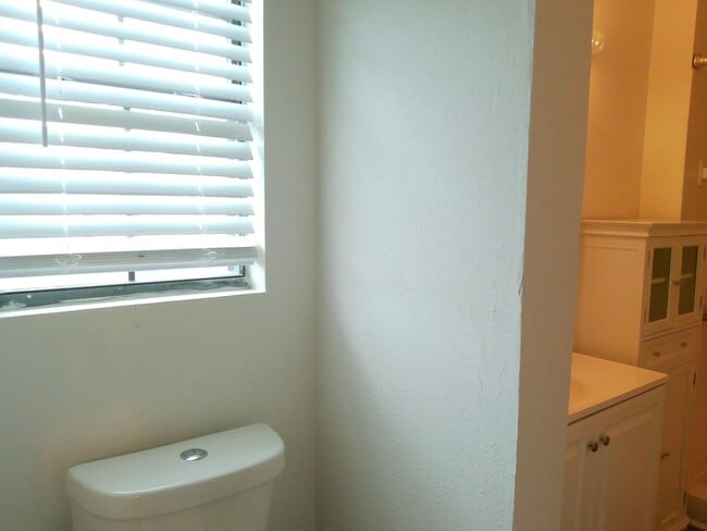 Building Photo - 2930 E Harrington Dr