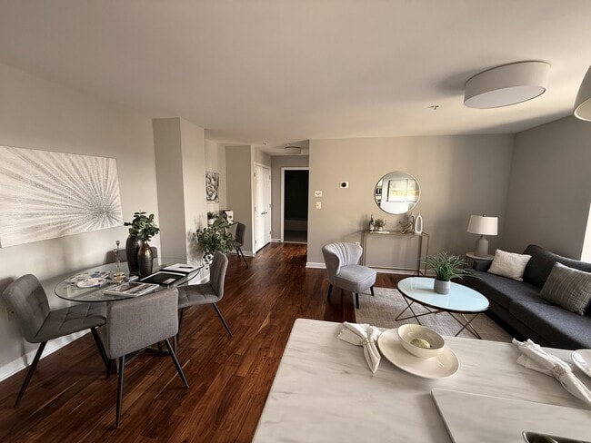 Building Photo - 1308 Clifton St NW