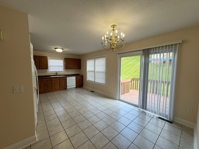 Building Photo - 630 Oak Tree Blvd NW