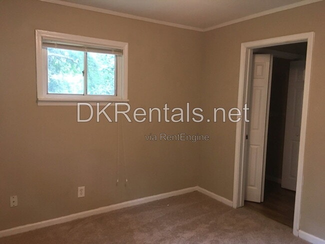 Building Photo - 808 Meadow Pl