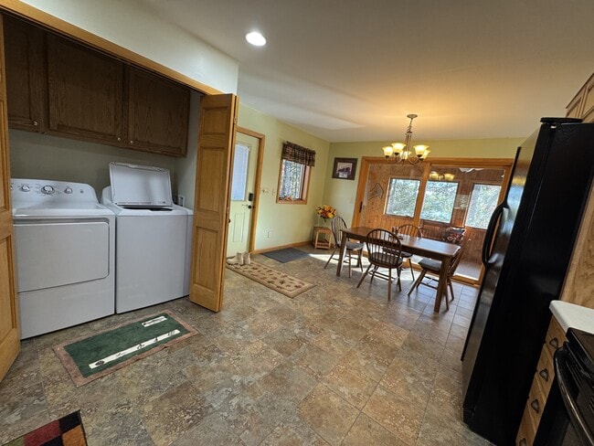 Building Photo - N. N Townline Rd