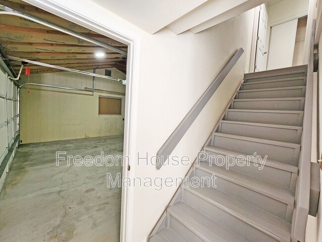 Building Photo - 5391 Money St