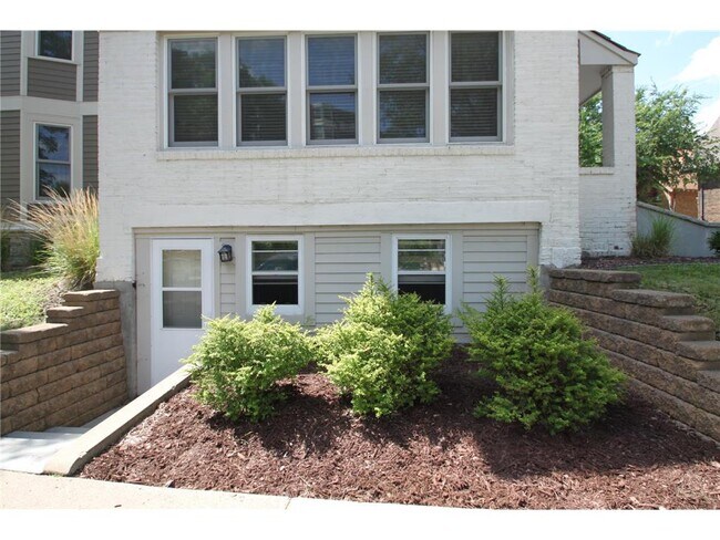 Building Photo - 1501 W 28th St