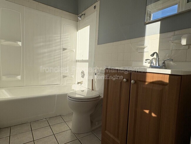 Building Photo - 3 Omo St