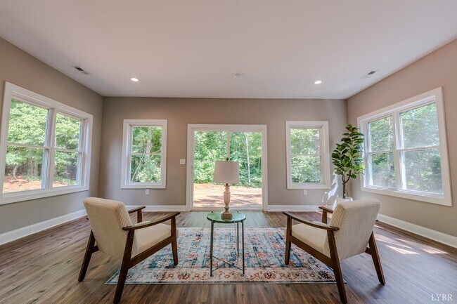 Building Photo - 109 Tosh Ln