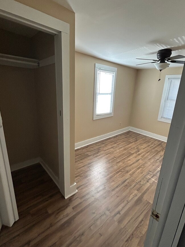 Building Photo - 1284 S Bay Rd