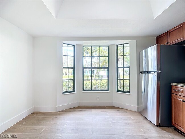 Building Photo - 88 Erie Dr