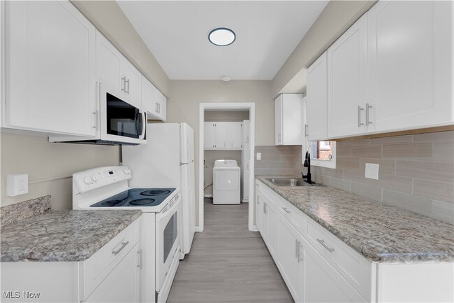 Building Photo - 1152 Elmwood Rd