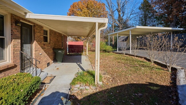 Building Photo - For Rent: 3BR, 1 1/2BA house (Please speak with us before applying.)