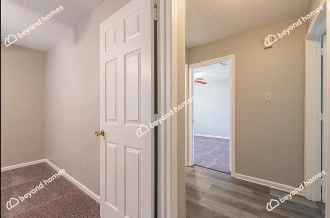 Building Photo - Updated 3BD/1.5BA Gem with Fireplace & Fen...