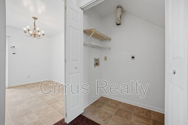 Building Photo - 2724 Peach St