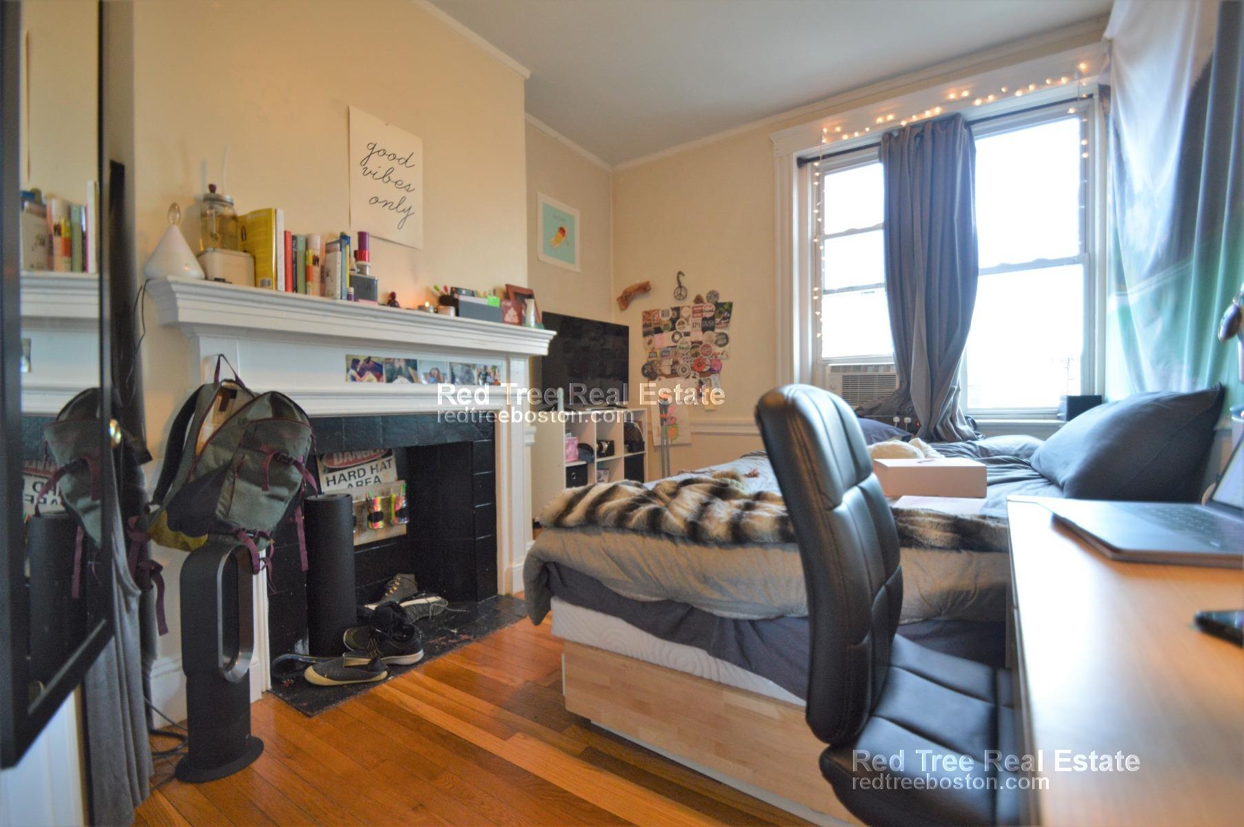 Building Photo - 72 Egmont St