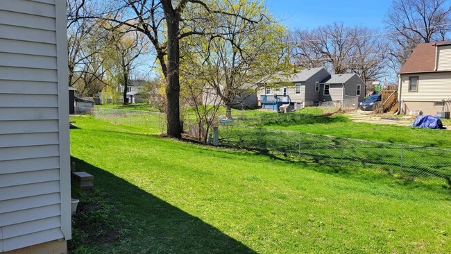 Building Photo - 4015 Claire St