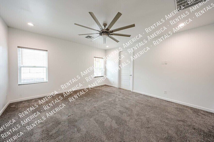 Building Photo - 347 E La Mirada Dr