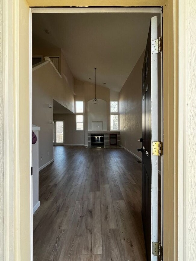 Building Photo - 3 Bedroom 2 1/2 Bathroom Home in Highlands Ranch