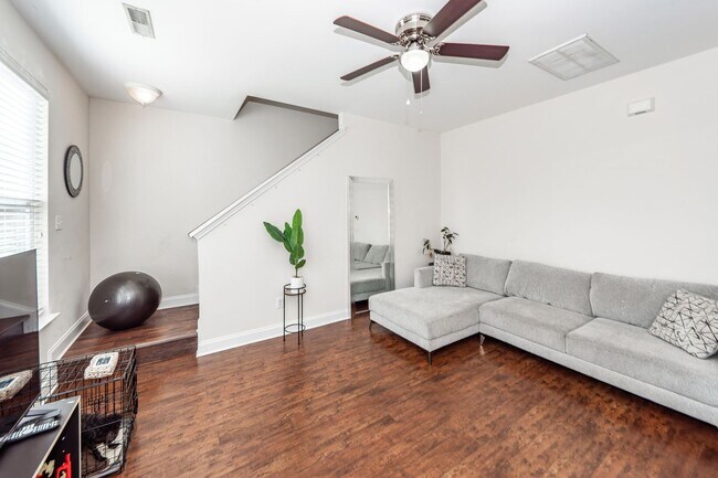 Building Photo - 3 Bedroom, 2.5 Bathroom Home in Eagle Run - Ladson