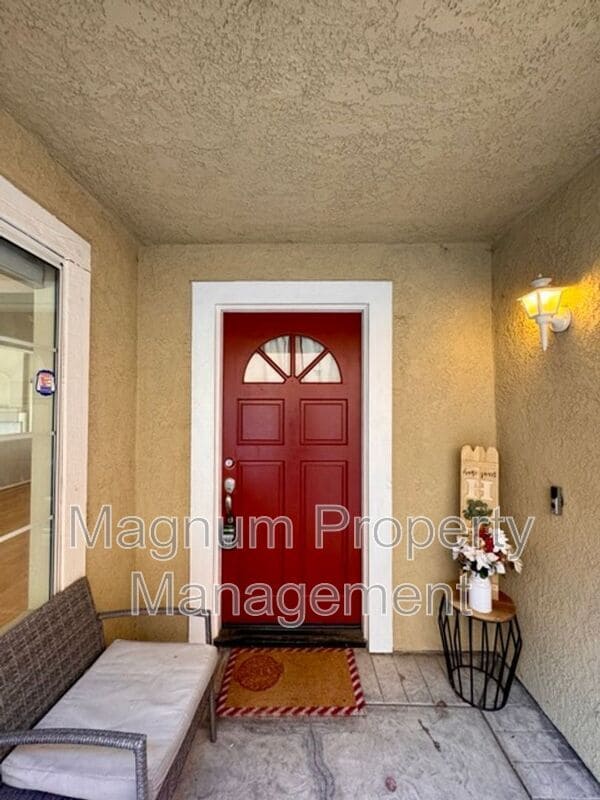 Building Photo - 40085 Temecky Way