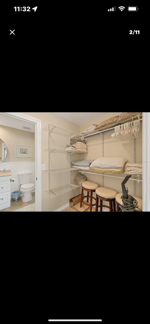 Building Photo - 1/1 Fully Furnished Waterfront Condo