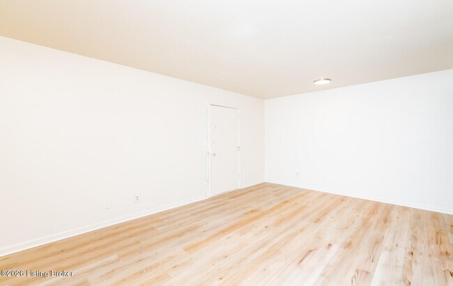 Building Photo - 2515 Brownsboro Rd