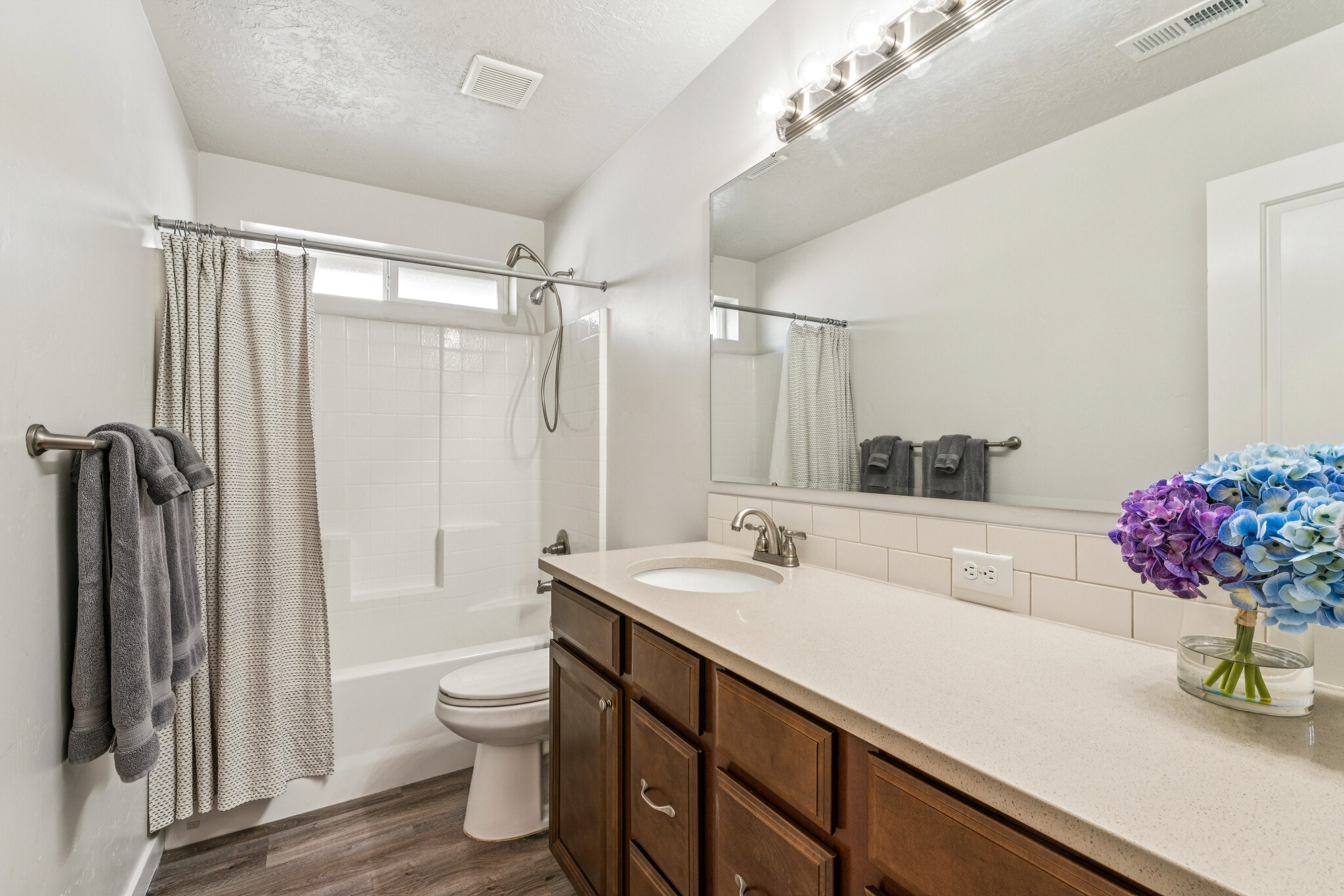 Building Photo - 4233 N Price Ave