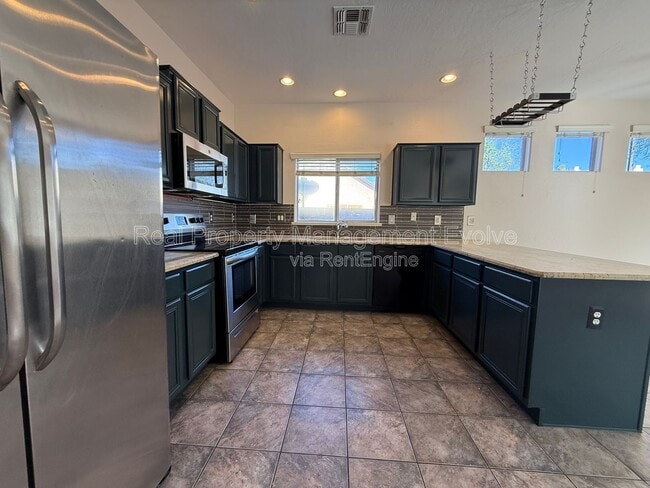 Building Photo - 1677 S Peppertree Dr