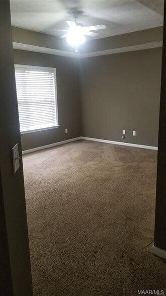 Building Photo - 9001 Saw Tooth Loop