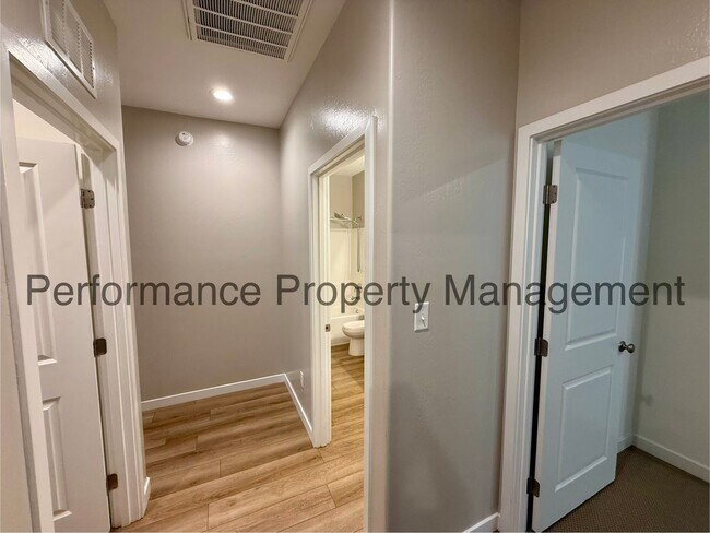 Building Photo - 7215 Canyon Creek Dr