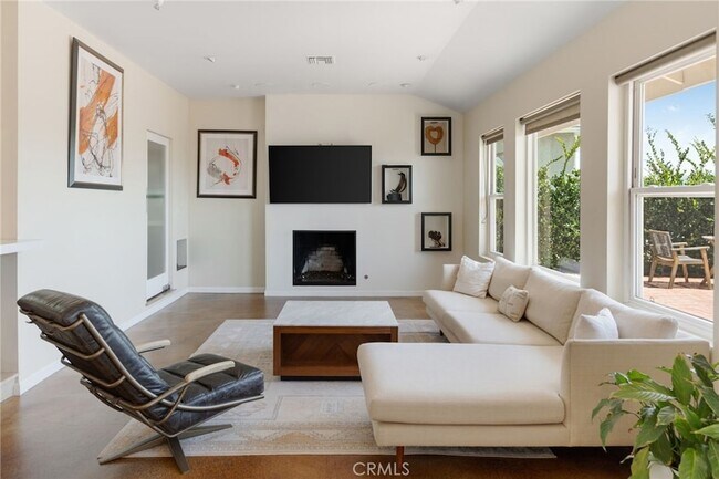 Building Photo - 10341 Kurt St