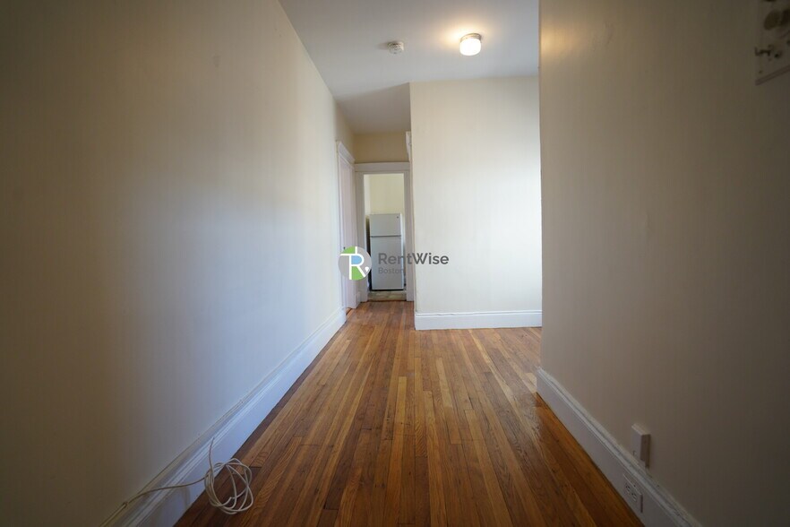 Building Photo - 1144 Commonwealth Ave