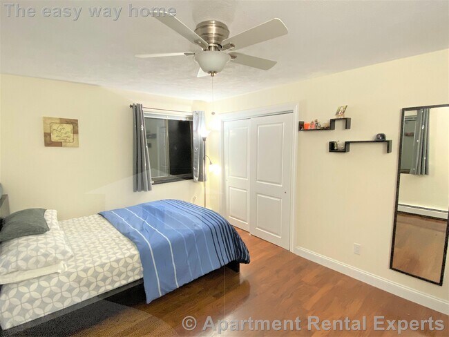 Building Photo - 6 Blair Pl