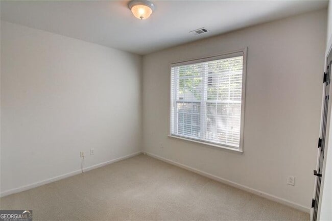 Building Photo - 2430 Natoma Ct SE